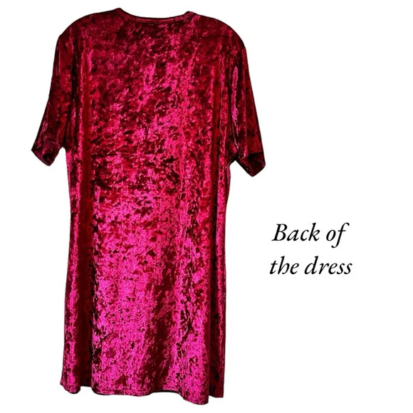 NWT Women’s Plus Sized Red Velvet Short Sleeve Scoop Neck A Line Mini Dress - Picture 2 of 7
